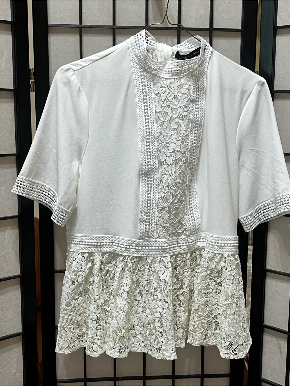 Zara WOMAN OFF White Lace Panel Short Sleeve PEBLUM TOP SIZE S